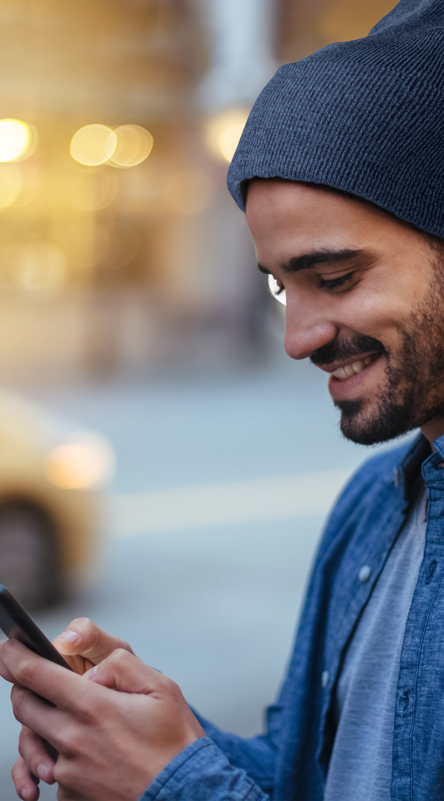 LLAMA A UN AMIGO PARA PEDIR AYUDA